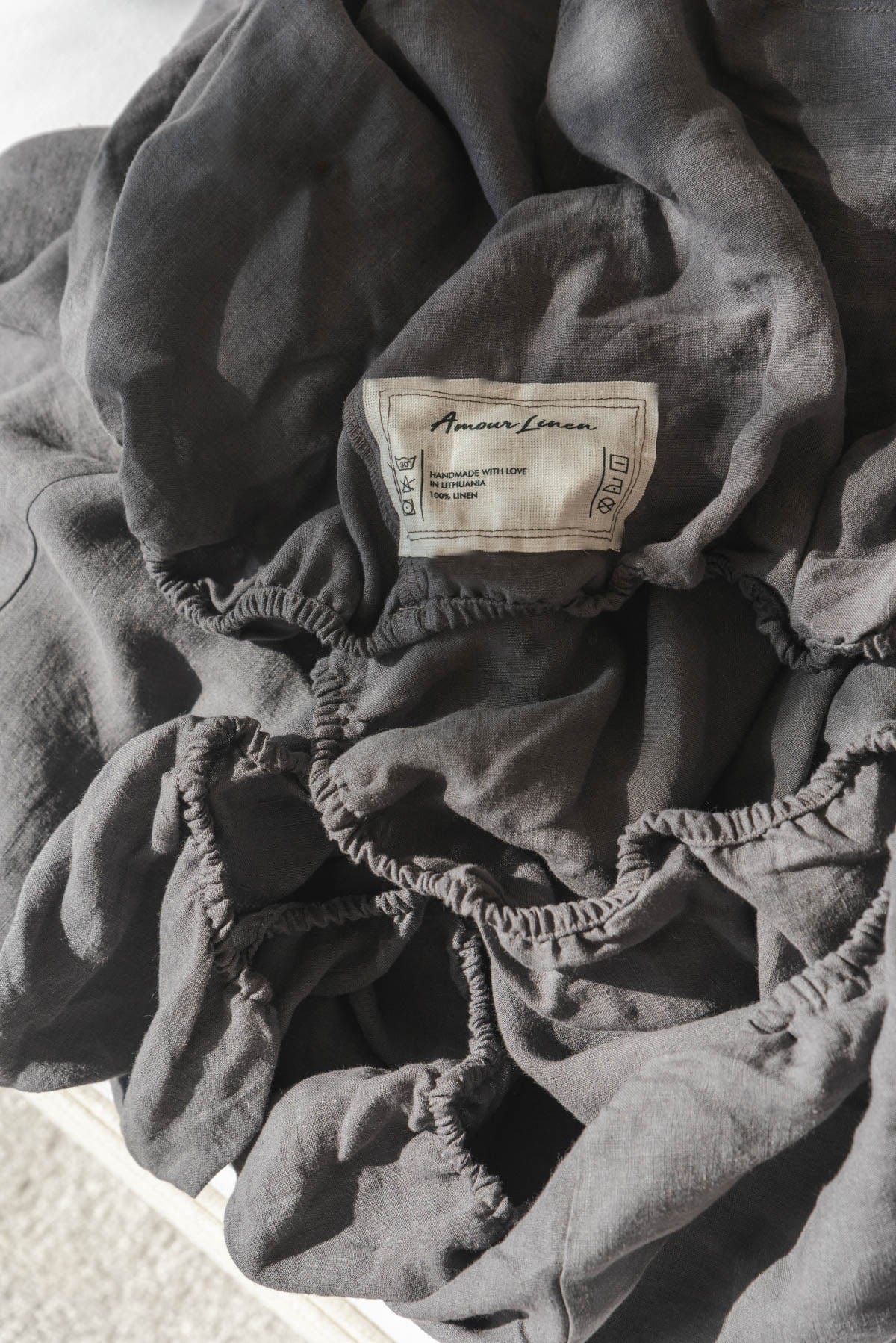 AmourLinen Linen fitted sheet Linen fitted sheet in Charcoal Linen fitted sheet in Charcoal