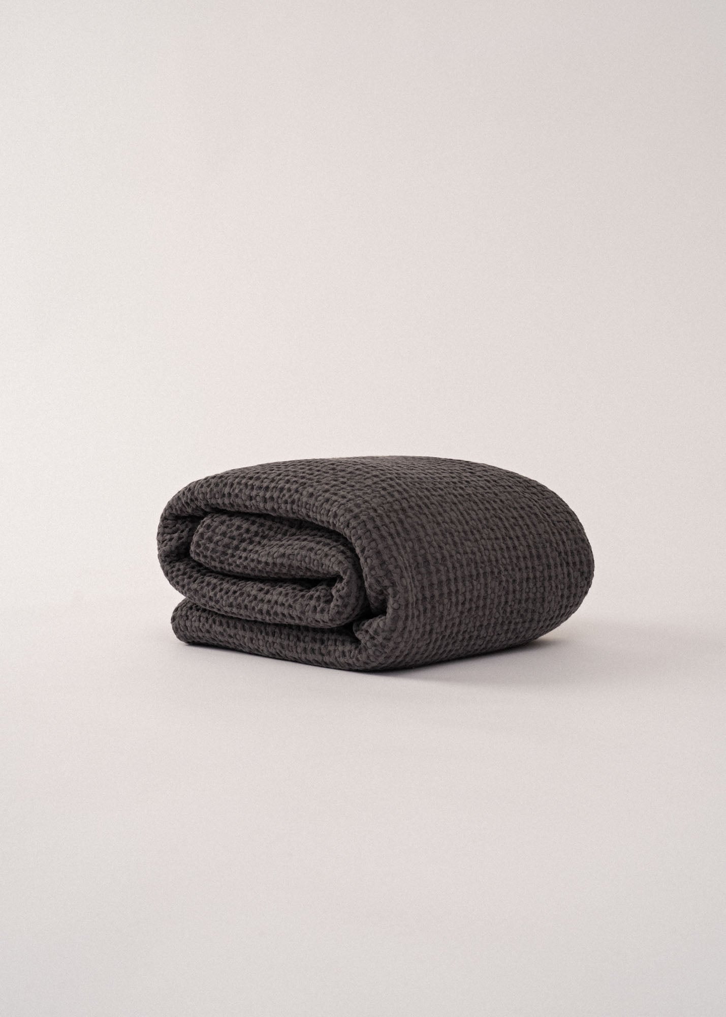 AmourLinen Linen waffle blanket Linen waffle blanket in Charcoal Linen waffle blanket in Charcoal